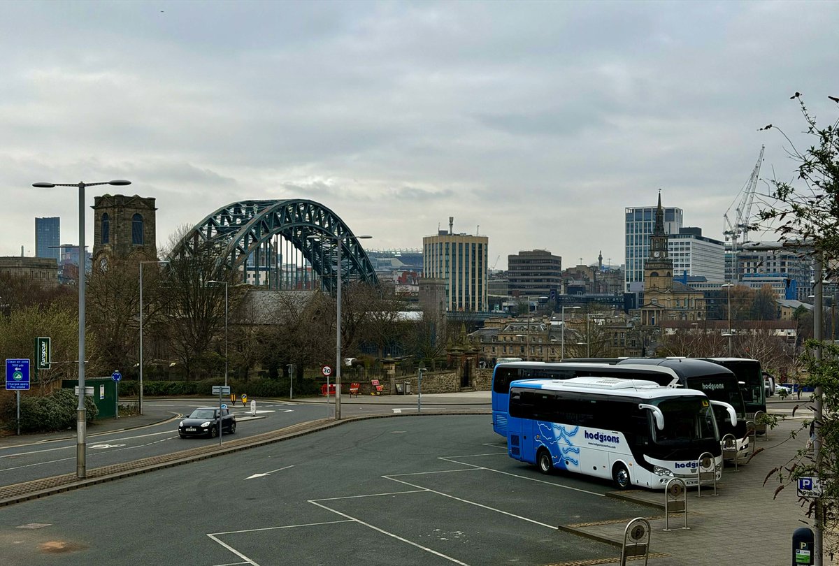 CoachesHodgsons's tweet photo. There was no fog on the Tyne for James to take photos!
#TeamHodgsons #TakingPeoplePlaces #FunTrips https://t.co/XiYI3Vhtwh