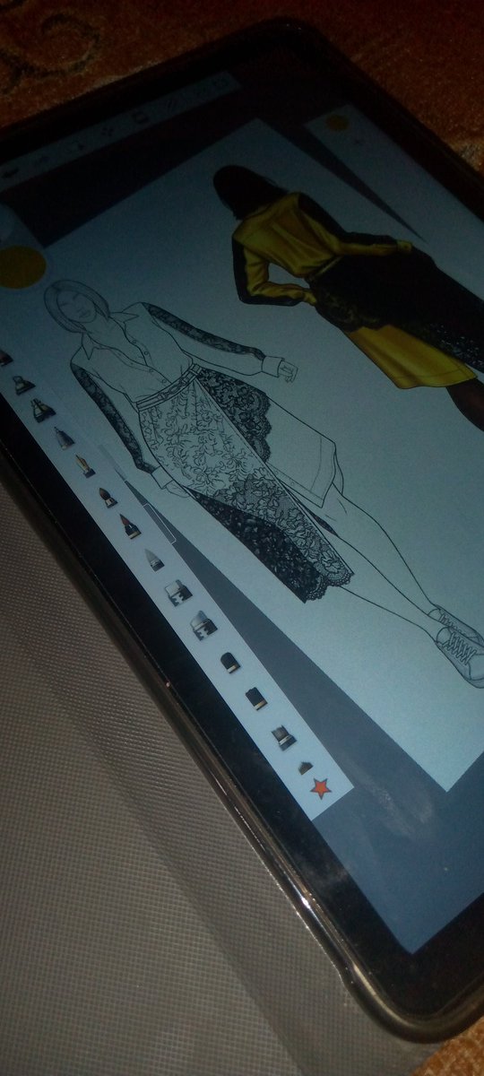 Lolart2000's tweet photo. Ladies, pour cette semaine je me suis mis à tester les possibilités de faire entrer une chemise en combinaison avec un autre vêtement, et laaaaaaaaaaaaa c'est venu comme ça.
#fashion #fashiondesign #women https://t.co/ziTLbdZIcH