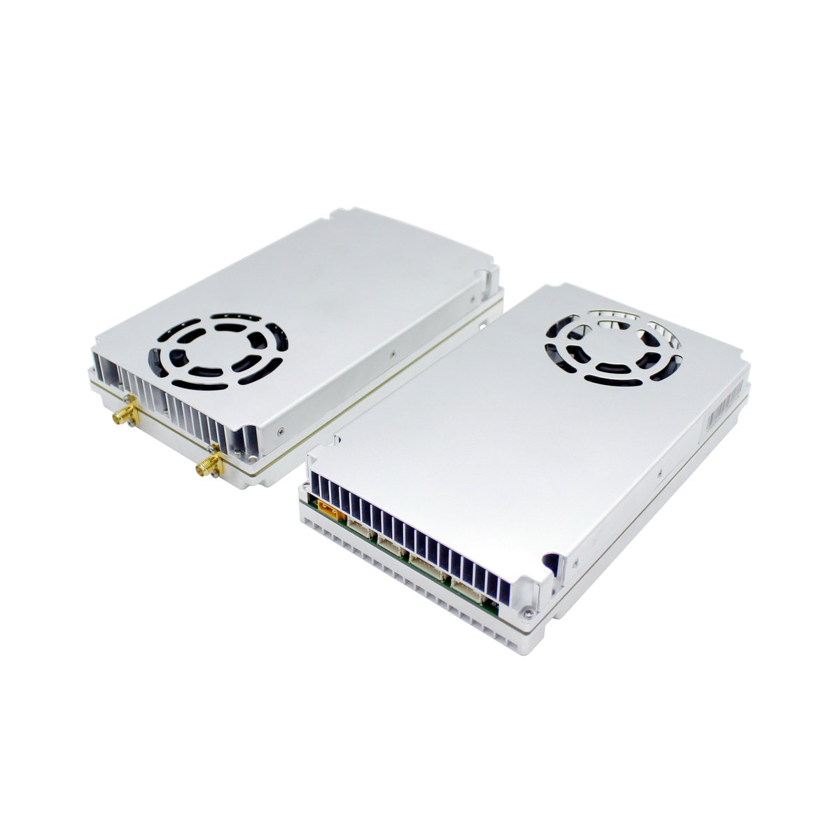 Gordon_Gong's tweet photo. Tri-band SDR MESH: 578–614MHz / 1350–1450MHz / 2200–2270MHz. 
Output PWR: 2x10W Weight: ≤590g 
Dimensions: 185mm×106mm×31mm https://t.co/VS3wGRHSw8