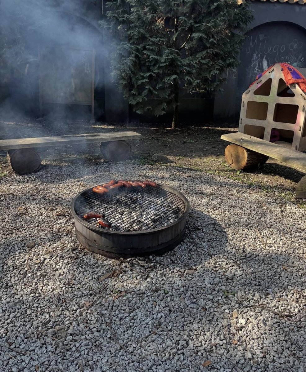 Nomadmum tweet media