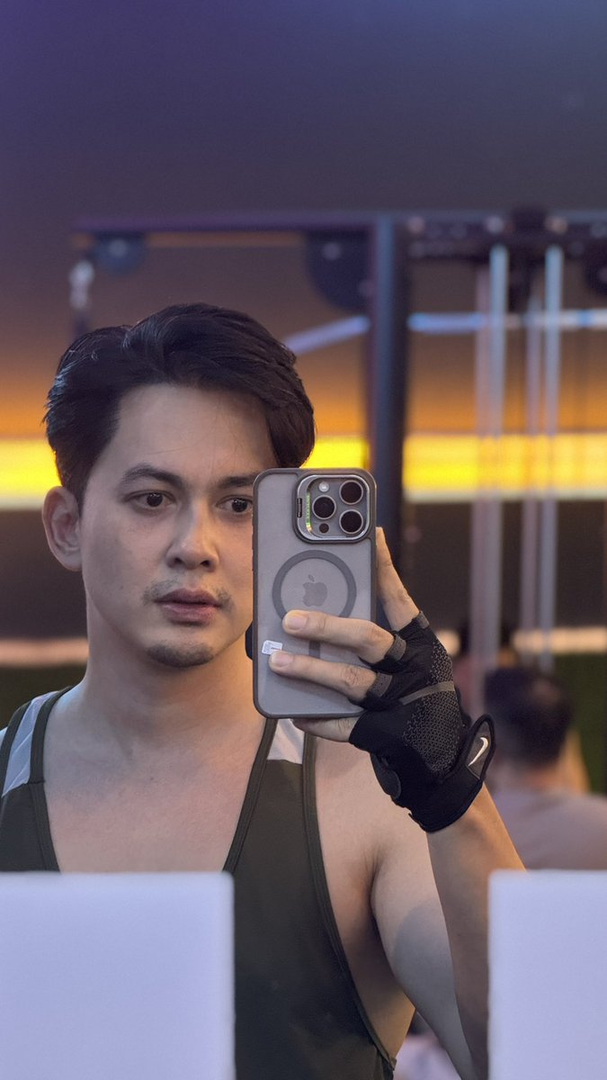 oh ini farrel tweet media