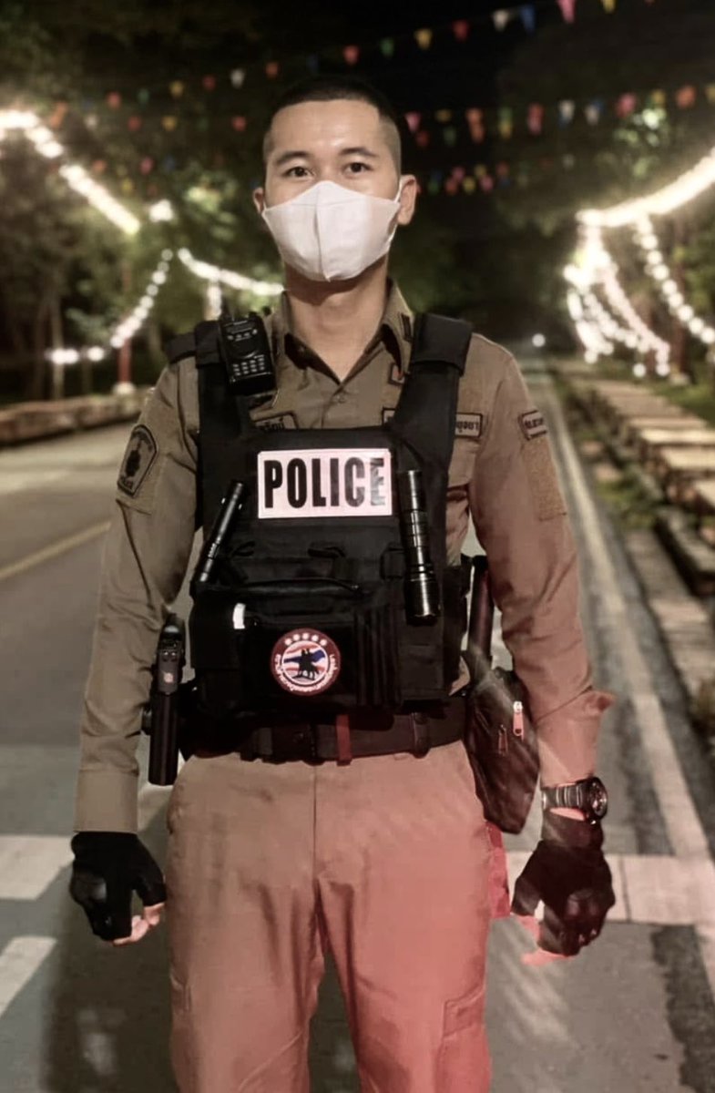 uniform men police suit tweet media