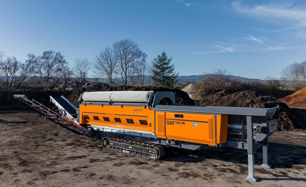 Hub4com's tweet photo. The future of recycling is being rethought 🔥

Doppstadt unveils next-gen solutions at IFAT 2026 – focused on smarter processing, efficiency, and sustainable waste management.

Full story 👇
https://t.co/u2APuutJOQ

#RecyclingIndustry #IFAT #WasteRecycling #Sustainability #Engineering #Aggregates #Quarrying #GreenTech #ProcessOptimization