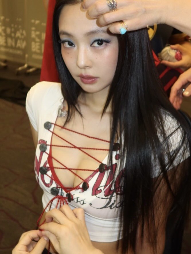 jennie pics tweet media