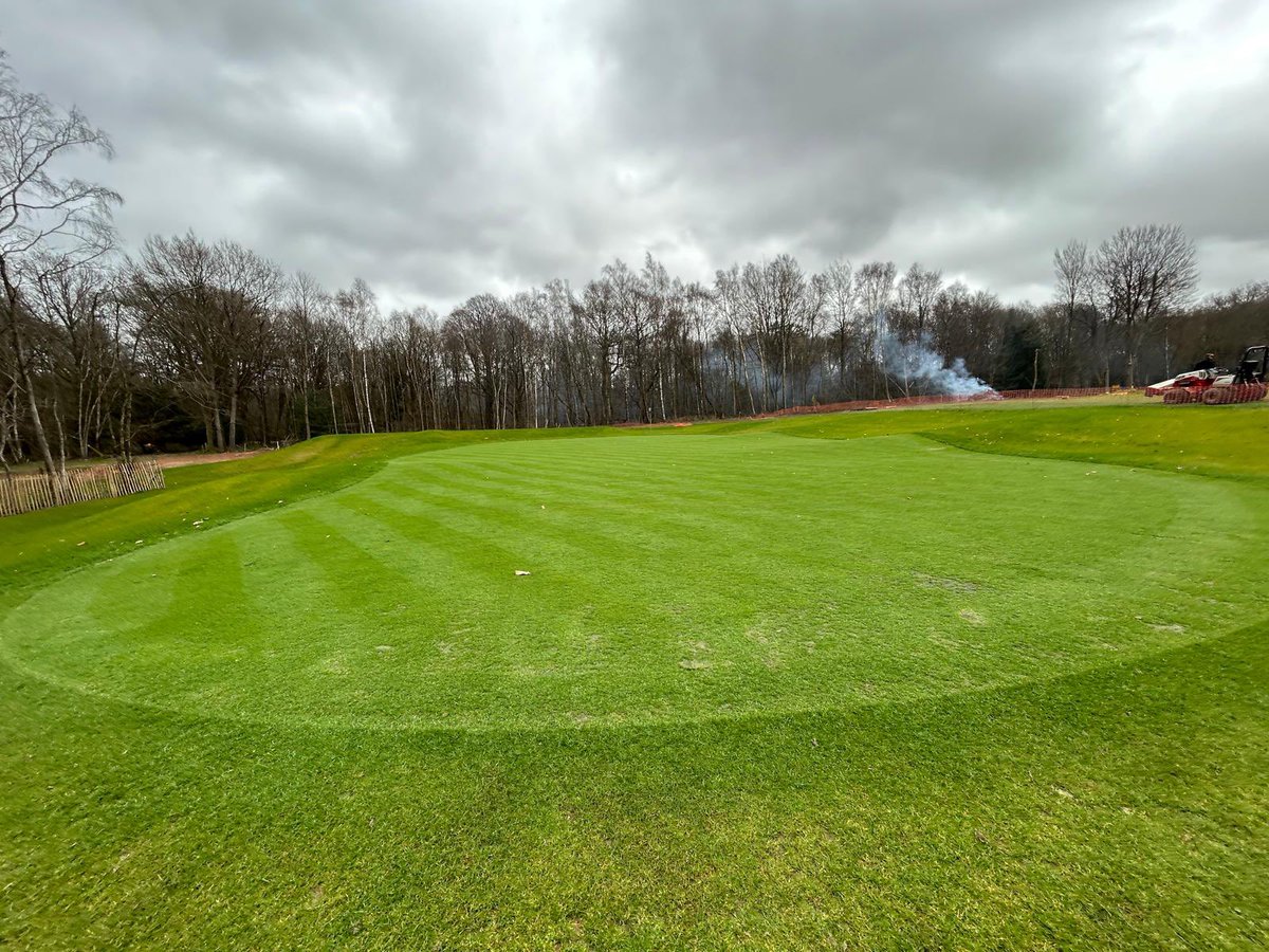 gregevansmg's tweet image. 5th green @CopthorneGC has wintered well. Now time for final push to opening in 7 weeks ⏰ ✅

#greenkeeping #greenkeeper #golf #golfcourse #agronomy