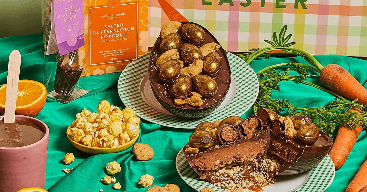 fdnetworkuk's tweet image. @cutter_squidge's 2026 Easter range features indulgent filled eggs, luxury hampers, and handcrafted treats including the new Tiramisu Easter Egg, all available for nationwide pre order. #EasterTreats #EasterGifting #ChocolateLovers  

foodanddrinknetwork.co.uk/latest-news/pr…