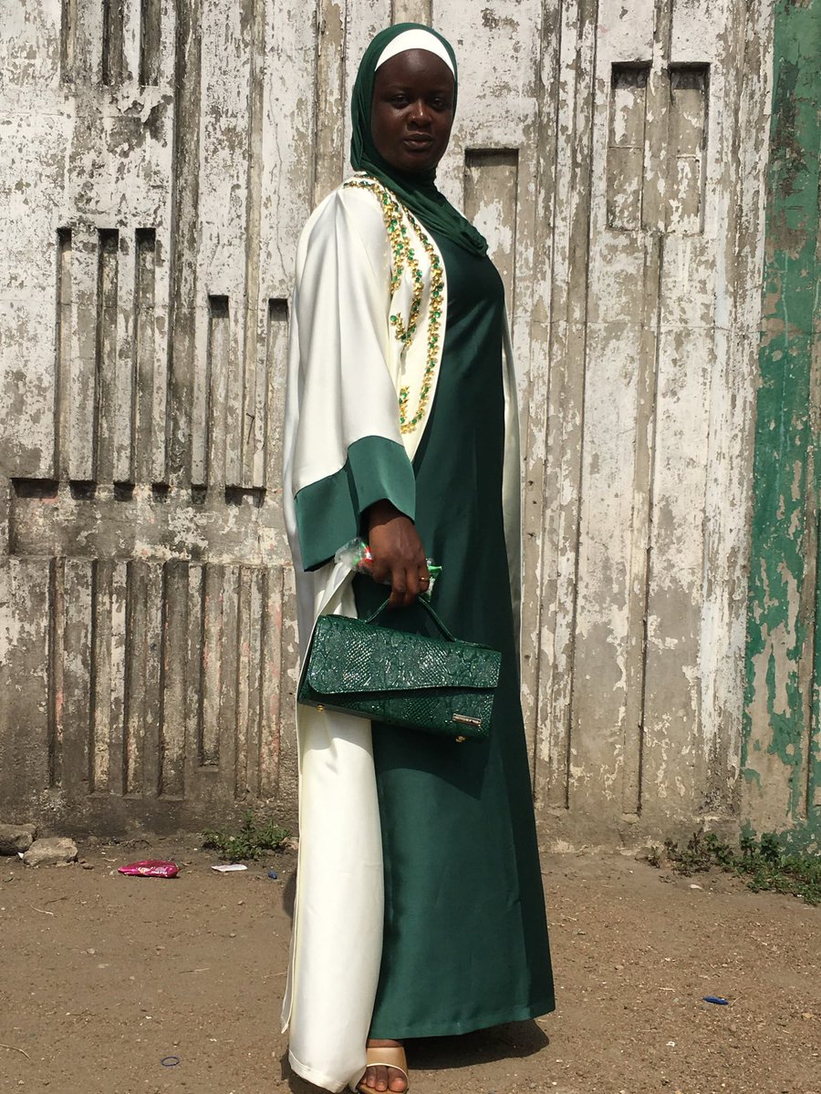 thesaf_label's tweet photo. A gorgeous TSL woman in her two-piece Abaya from The SAF Label 🤭
This is that piece that you don’t need to do too much with.

Fabric, colour, design, seams… 💯 

📍Lagos, Nigeria 
We deliver everywhere https://t.co/vO9XFcF0rB