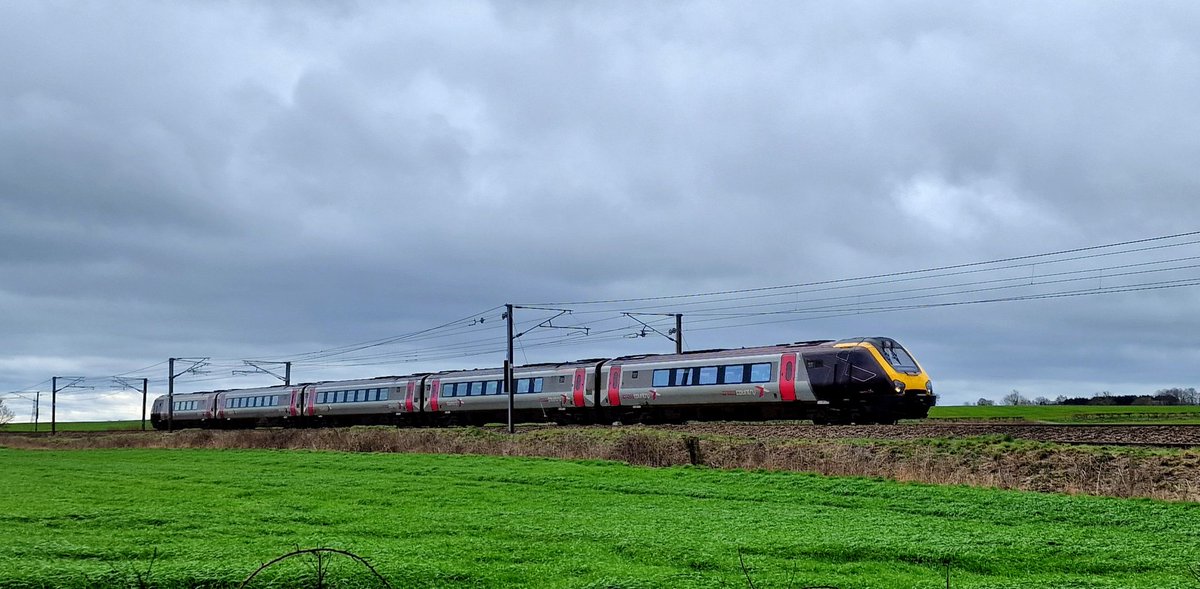 Good morning <a href="/CrossCountryUK/">CrossCountry Trains</a> 1Z31 (not sure headcode is right) at Morpeth approach. Happy Tuesday everyone 👋🏼🙃👍🏼