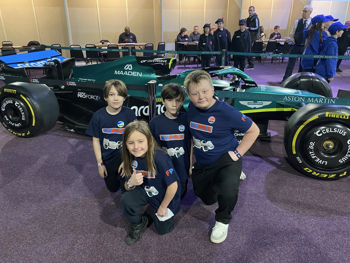 FpsMrjohn's tweet photo. A great start to the day @STEMRacing_UK. Roadrunners from Fochriw South Wales ready for the challenge. @fcwpa https://t.co/vRpmDoapZ1