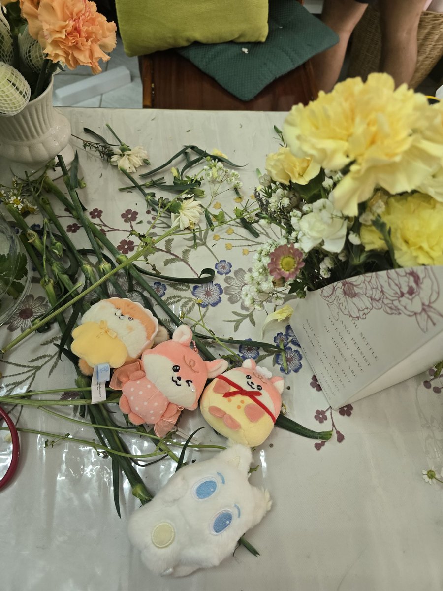 restพลับพลึง​ธาร​🦦 tweet media