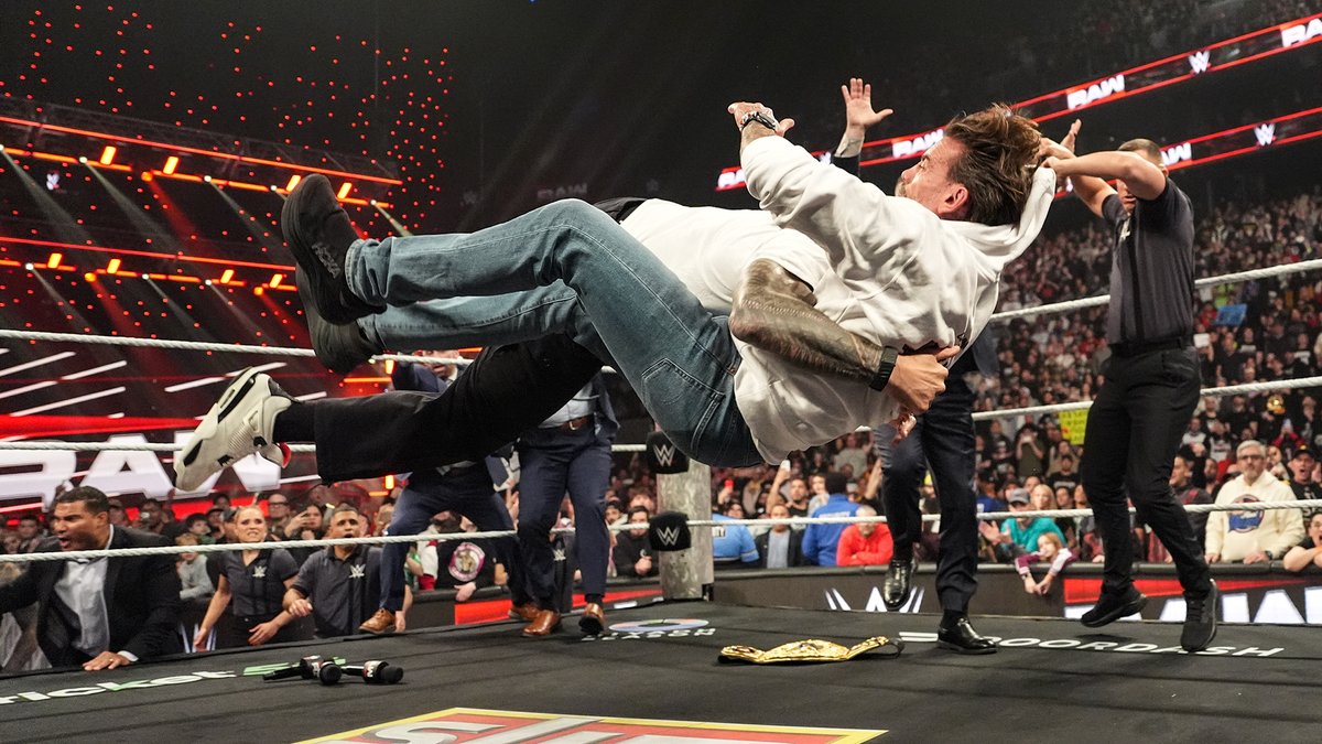 WWE New Zealand tweet media