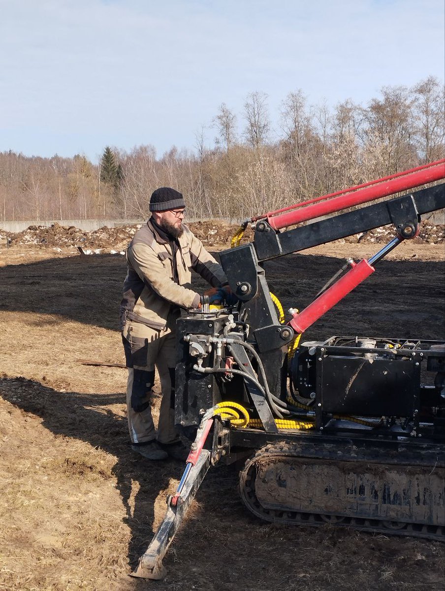 IronMechanics's tweet image. Spring sun &amp;amp; surgical precision. ☀️🚜

COUGAR self-propelled rigs are built for total control in any terrain. Ready for a closer look? Come by for a coffee and a demo! 🦾☕️

iron-mechanics.com

#COUGAR #Piling #Construction #IronMechanics #ScrewPiles
