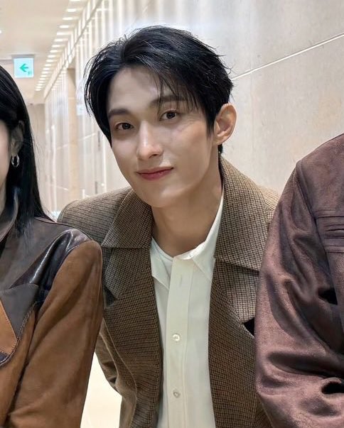 🌻 for rockstar dokyeom tweet media