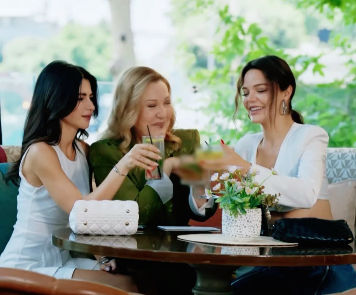 ALEV ⭑ tweet media