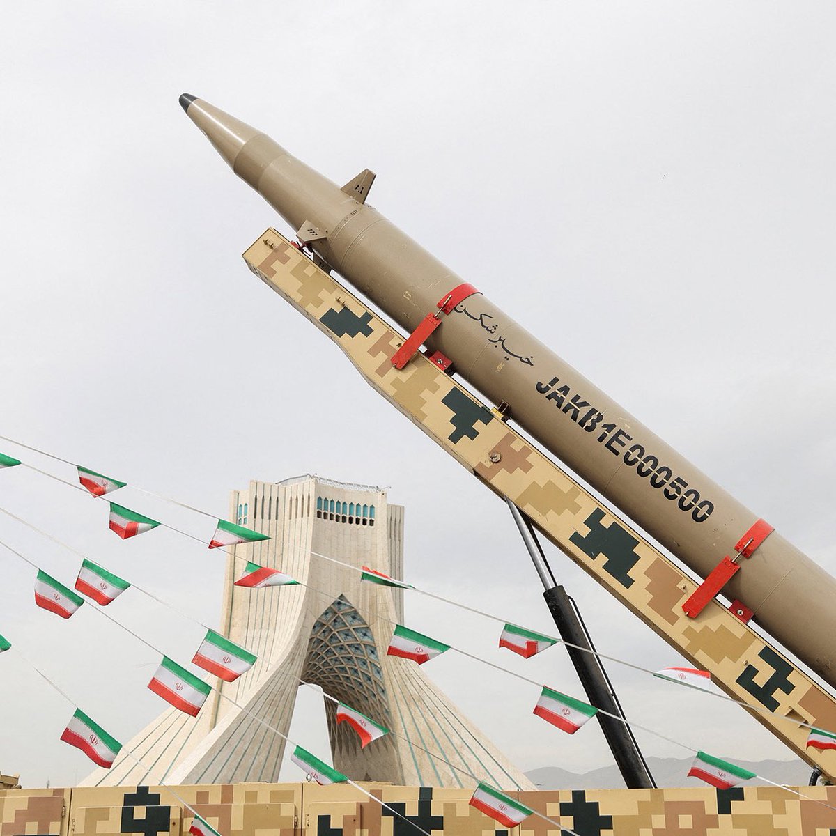 MojtabaKhamen's tweet photo. JUST IN: 🇮🇷🇮🇱 Iran says that if Israel targets Palestinian civilians or Lebanon, it will strike Israel’s troops in the north and Gaza “without any limit.” https://t.co/h4TA3NelwX