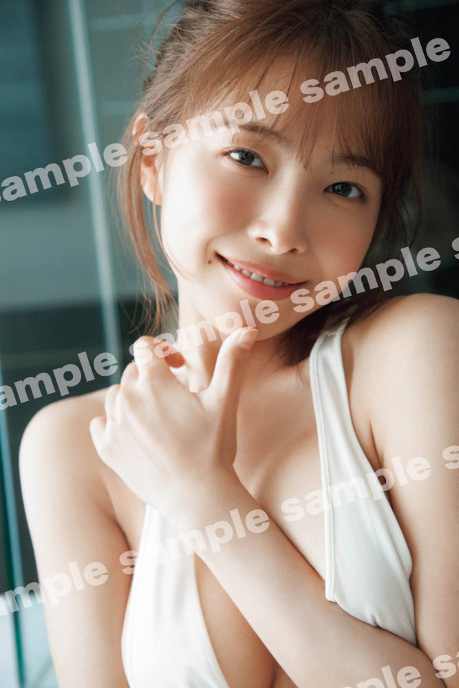 RT @rio_photobook: #寺本莉緒 写真集のイベント特典画像解禁！ 👇東京