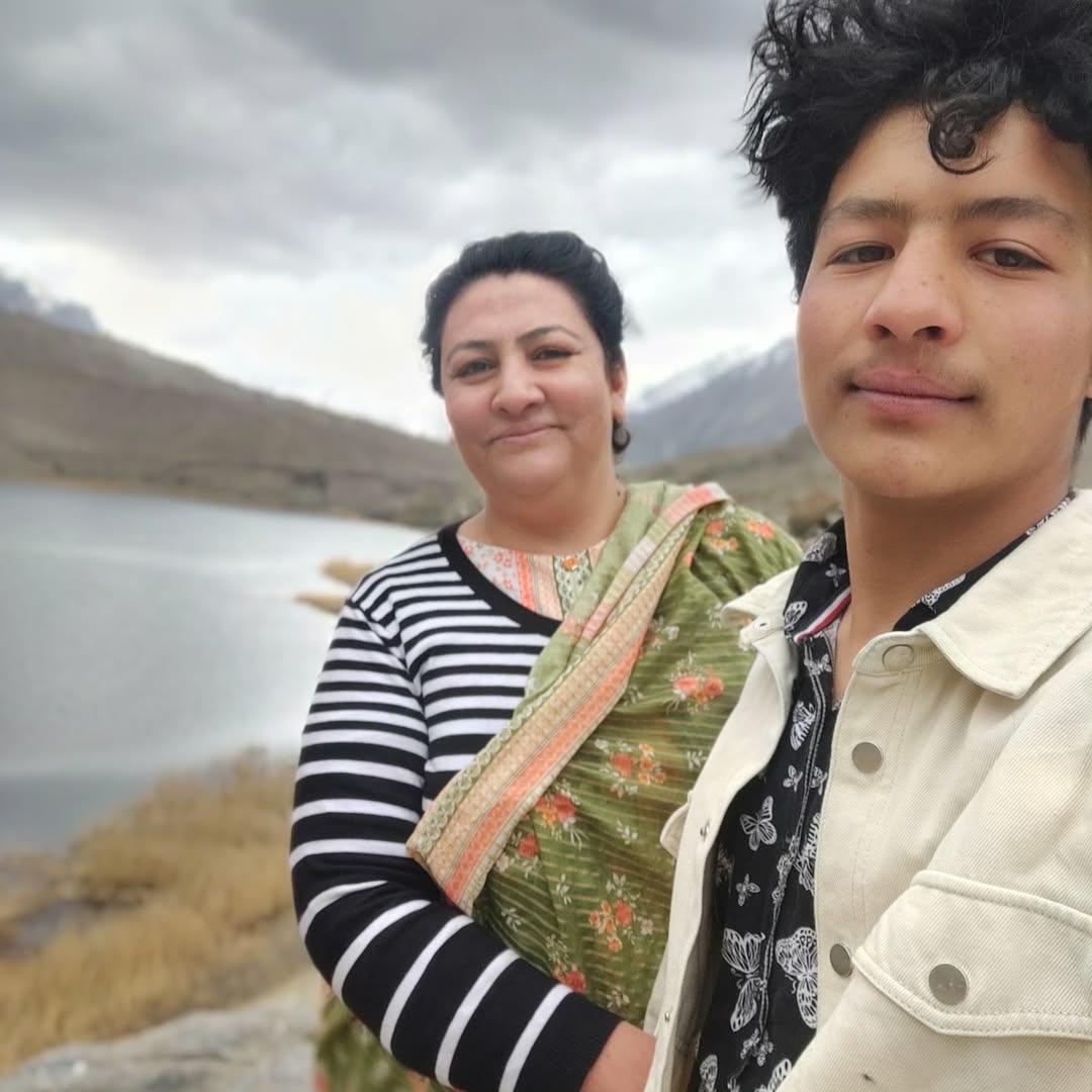 ممی کا سہیلی کا عشق tweet media