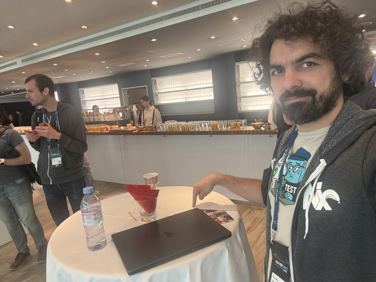 yjaaidi's tweet image. 👋 If you are at #VDZ26 and wanna come say hi or wanna chat about #angular, #testing, #nx and AI dev workflows such as #ChartedCoding, you will find me here.