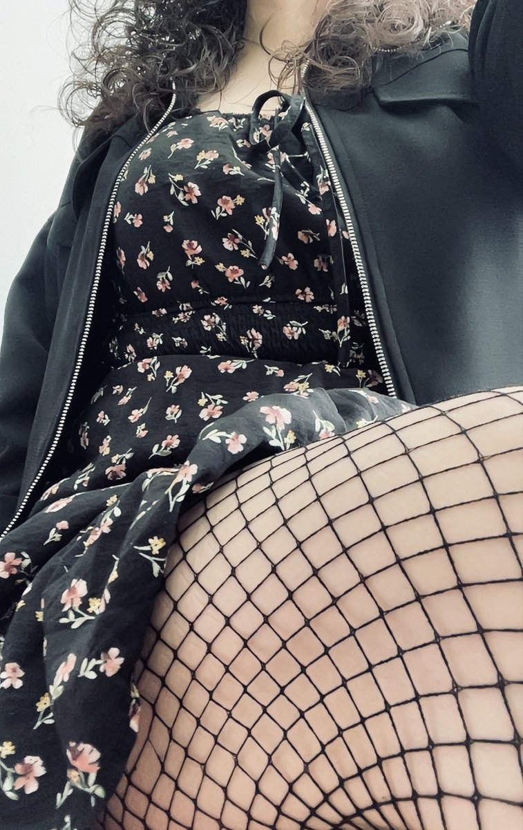 CoffeE-girl :3 tweet media