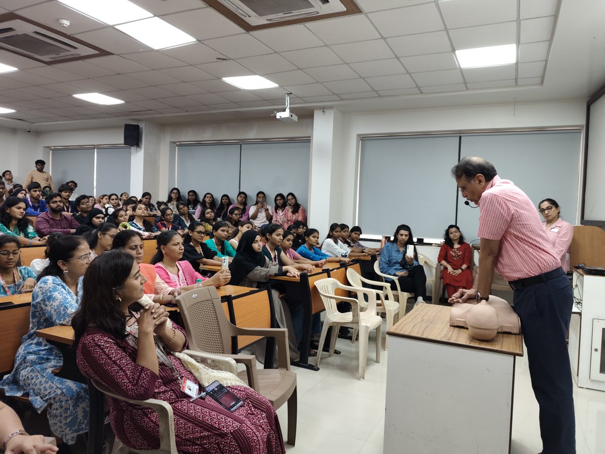 Mumbai Educational Trust (MET) tweet media