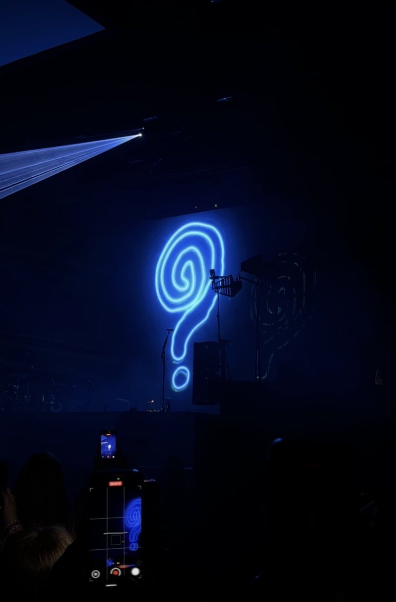 Louis Updates Poland tweet media