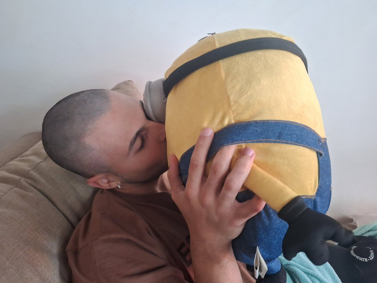 mili kᔰ tweet media