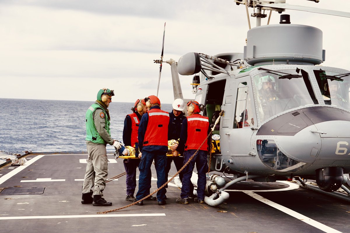 ItalianNavy's tweet photo. Il pattugliatore #Orione, impegnato in attività di vigilanza pesca nell’ambito dell’Operazione Mediterraneo Sicuro, ha ricevuto una richiesta di soccorso da parte di un peschereccio nazionale nel Mediterraneo centrale.
Un marittimo imbarcato su un motopesca italiano necessitava di assistenza sanitaria. Raggiunto tramite il gommone di bordo dal medico e dal personale sanitario di nave Orione, il connazionale ha ricevuto le prime cure ed è stato successivamente evacuato con l’elicottero della Marina Militare, al fine di raggiungere nel più breve tempo possibile la struttura sanitaria più vicina per ulteriori valutazioni specialistiche.
L’unità, al rientro dell’elicottero a bordo, ha quindi ripreso il pattugliamento dell’area di competenza.
#IlGrandeEquipaggio
#LeCareGenti