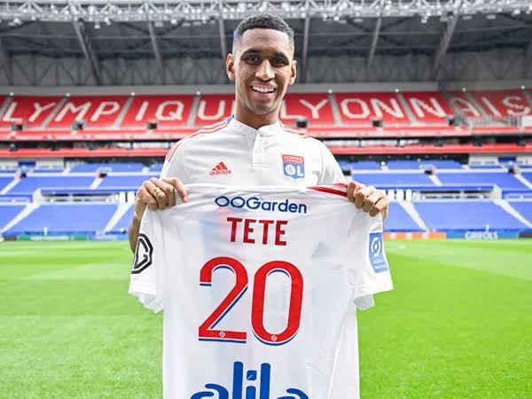 comme des poupées #1312 tweet media