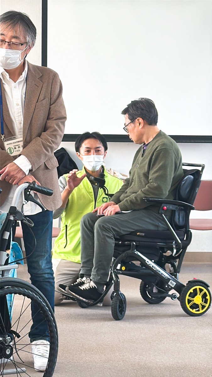 miyagi_SCDMSA's tweet photo. 3月22日（日）交流会の様子
電動車椅子や意思伝達装置の説明と体験 https://t.co/bgklvtV8wL