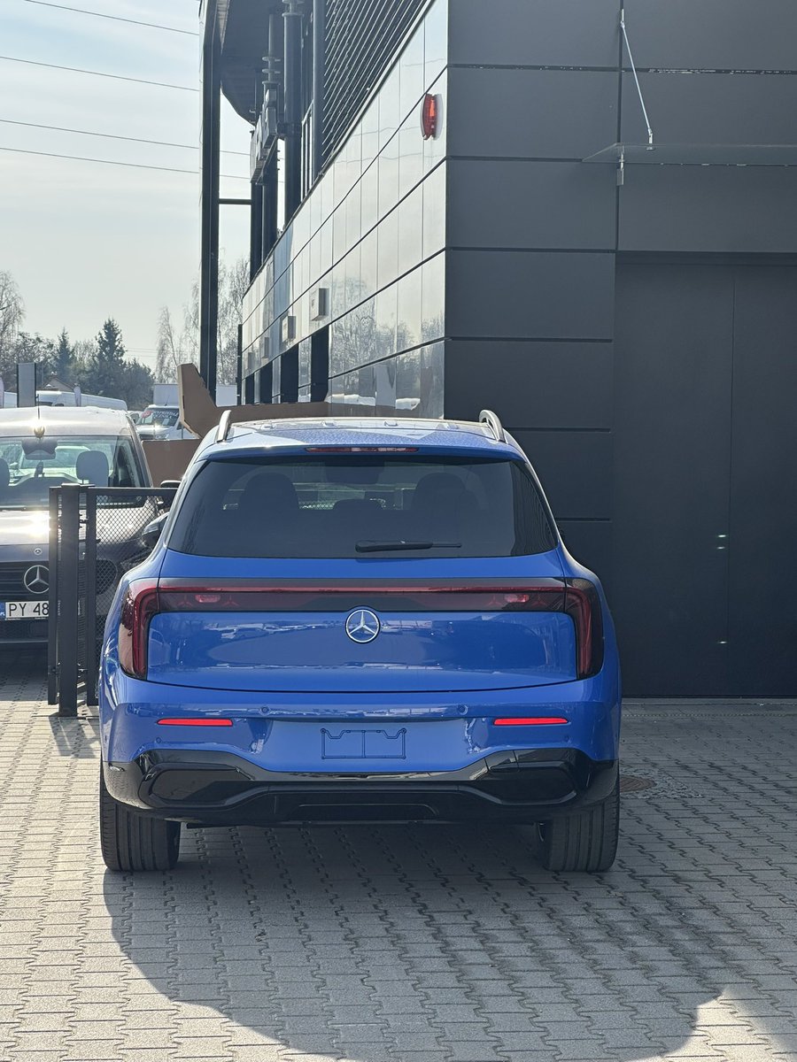 Pan z Mercedesa tweet media