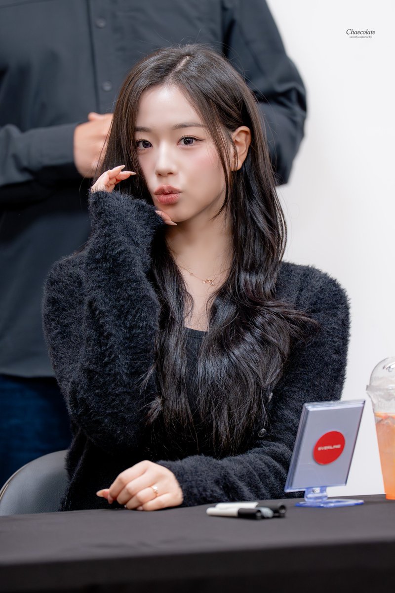 Chaecolate tweet media