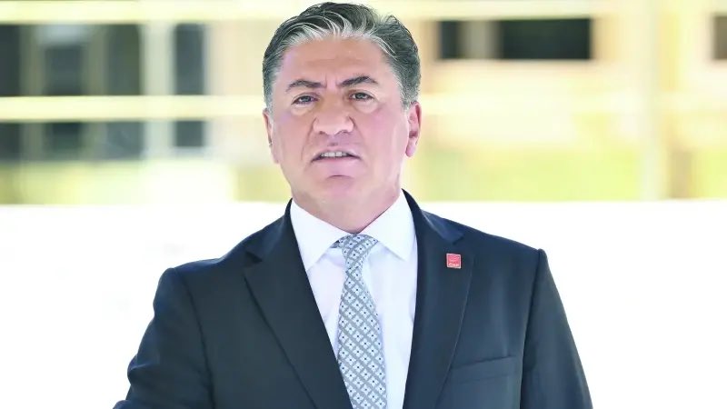 gizliservis06's tweet photo. CHP Grup Başkanvekili Murat Emir'e kayıtlı 68 tapu olduğu ortaya çıktı

Murat Emir'in sadece Antalya Serik'te havuzlu sitede 1 adet market, 1 adet lokal ve 1 adet dubleks dairesinin olduğu öğrenildi.

Aynı zamanda Çankaya'da 11 adet daire ve arsası olduğu öğrenildi. (Yeni Şafak) https://t.co/PFrGRioCnh