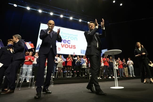 BFMTV's tweet photo. 🔴 EN DIRECT
Après sa défaite à Nice, Christian Estrosi assure Édouard Philippe de sa "loyauté"
https://t.co/gIw3OQsCSV https://t.co/c7VX5gWwjc