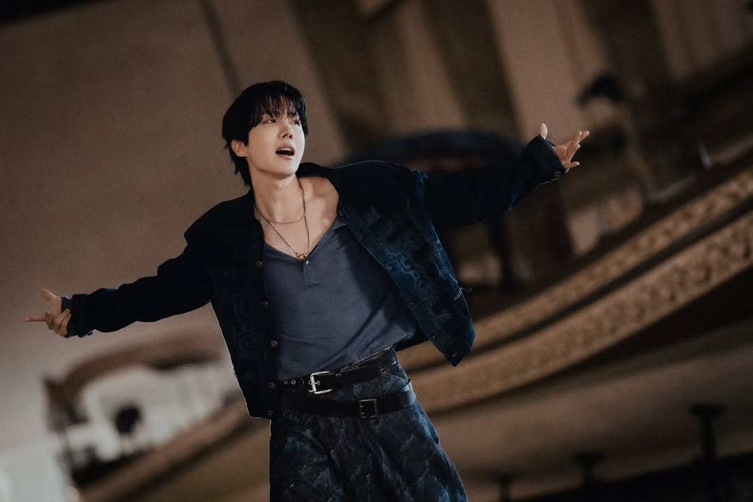 BTS Charts & Translations tweet media