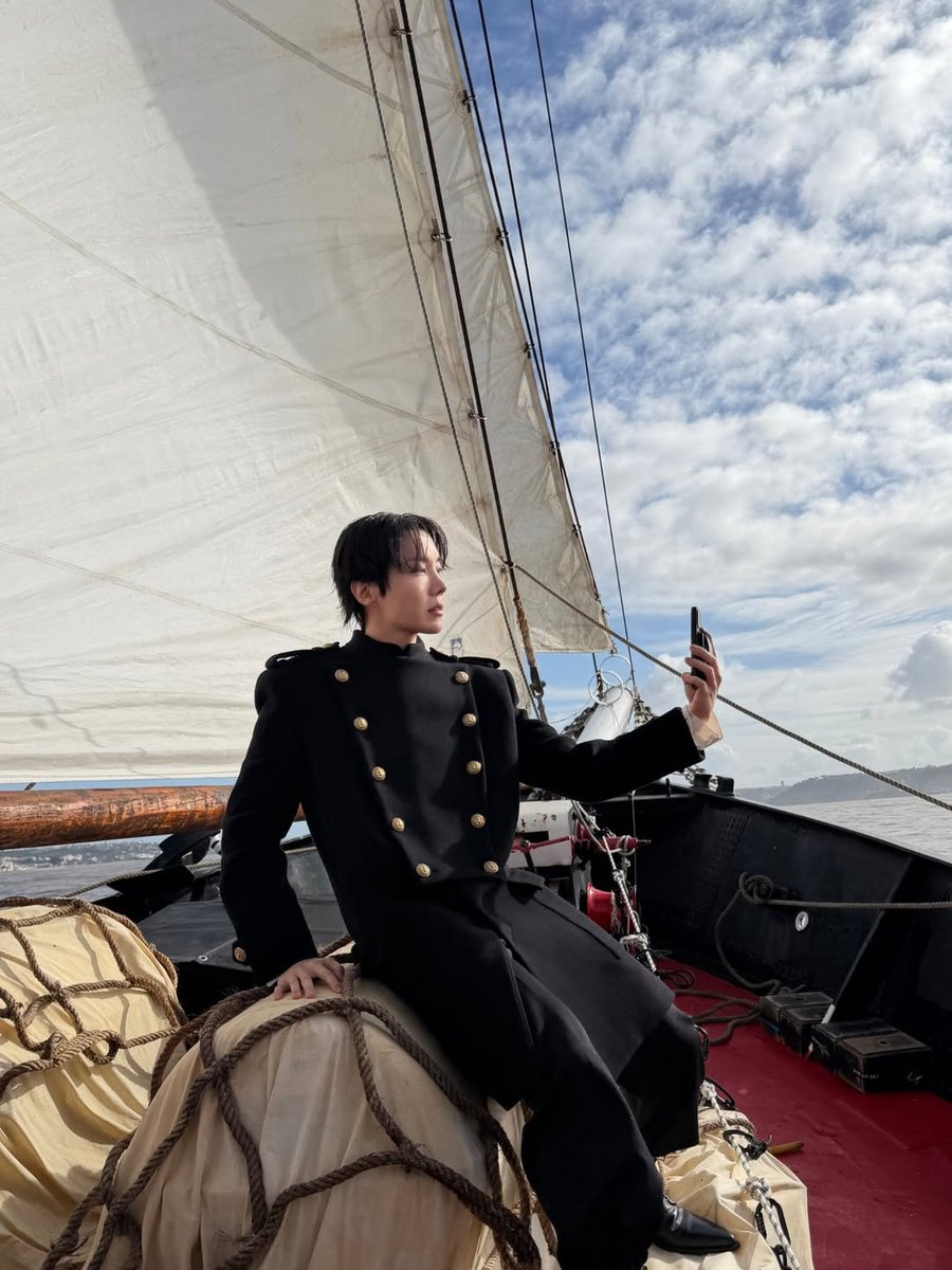 BTS Charts & Translations tweet media