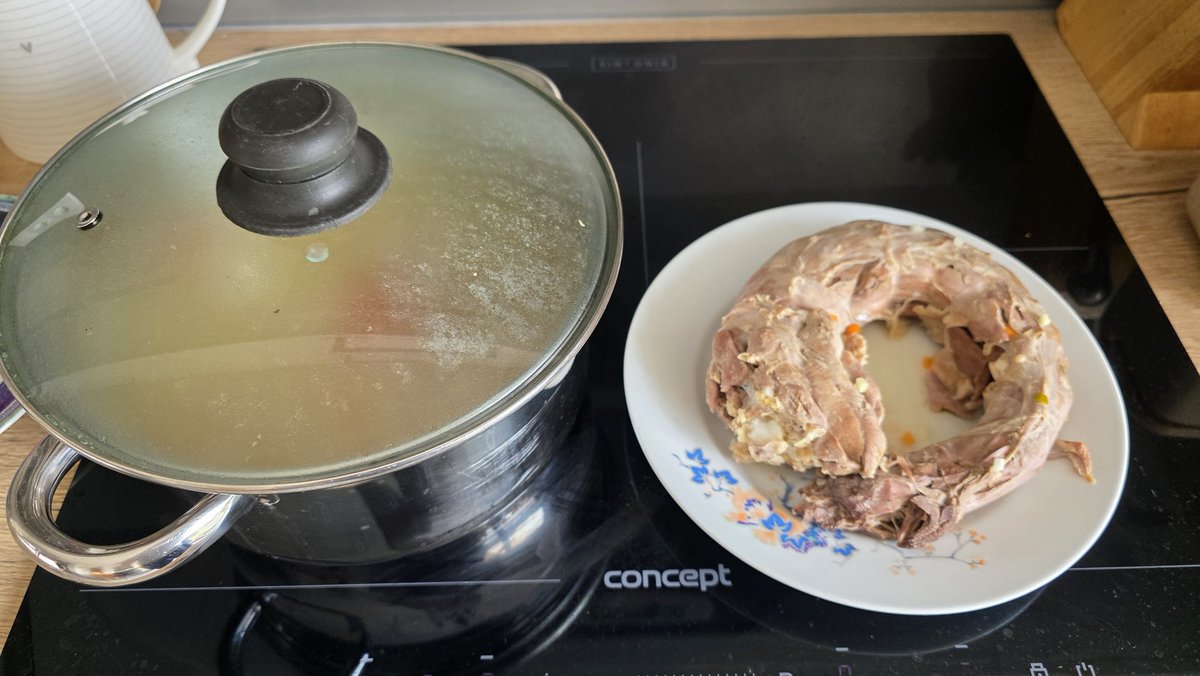 𝓒𝓱𝔂𝓽𝓻𝔂́ 𝓜𝓲𝓻𝓮𝓴 🧐 tweet media