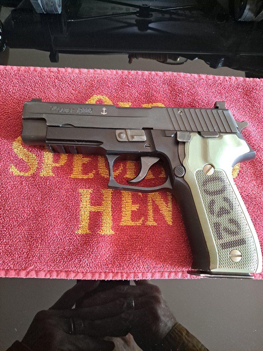 Gunner 2014 tweet media