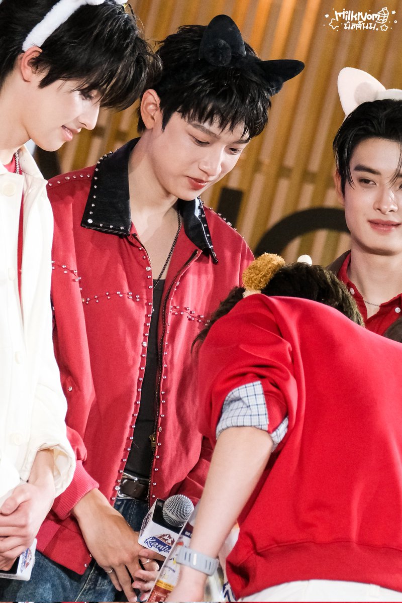 MilkNom🌨 tweet media