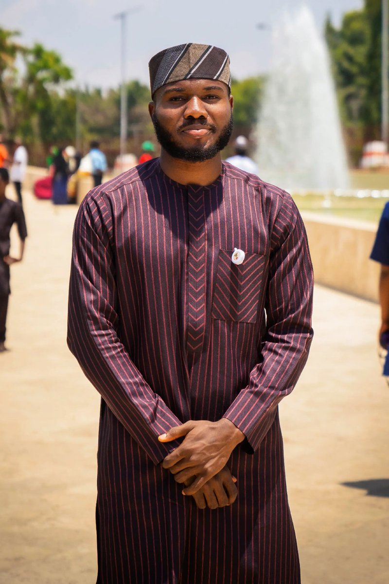 KhingAsuku's tweet photo. Eid Mubarak from @Niu_Couture https://t.co/xr5m5BzwSE