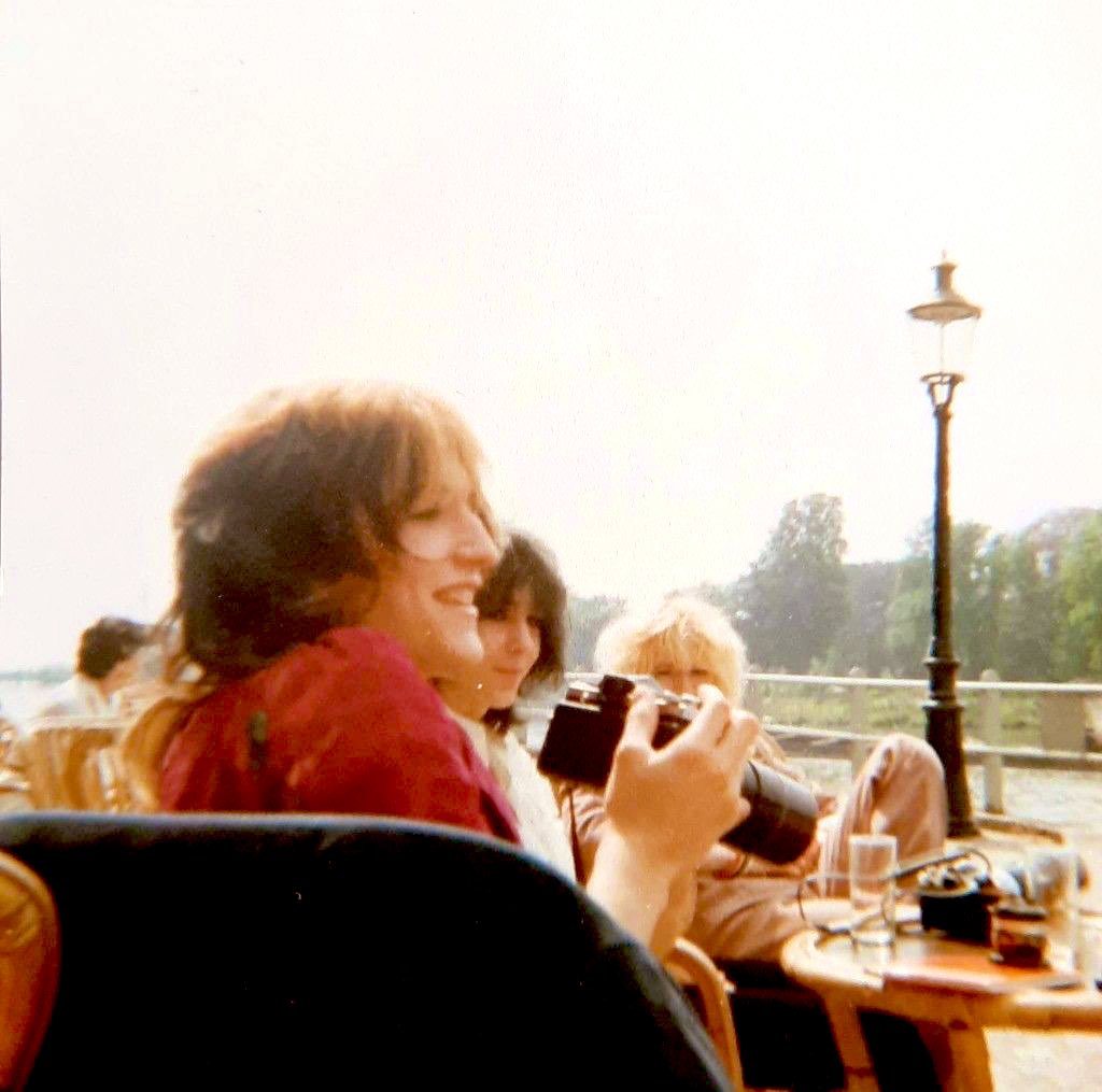 elouise 🪭🎸 tweet media