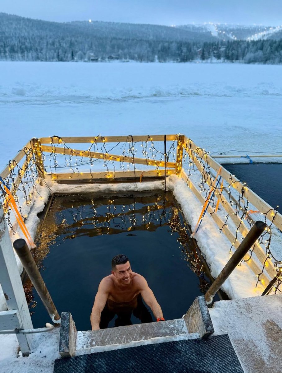 قورجس tweet media