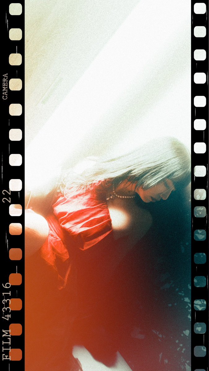 ひおり tweet media