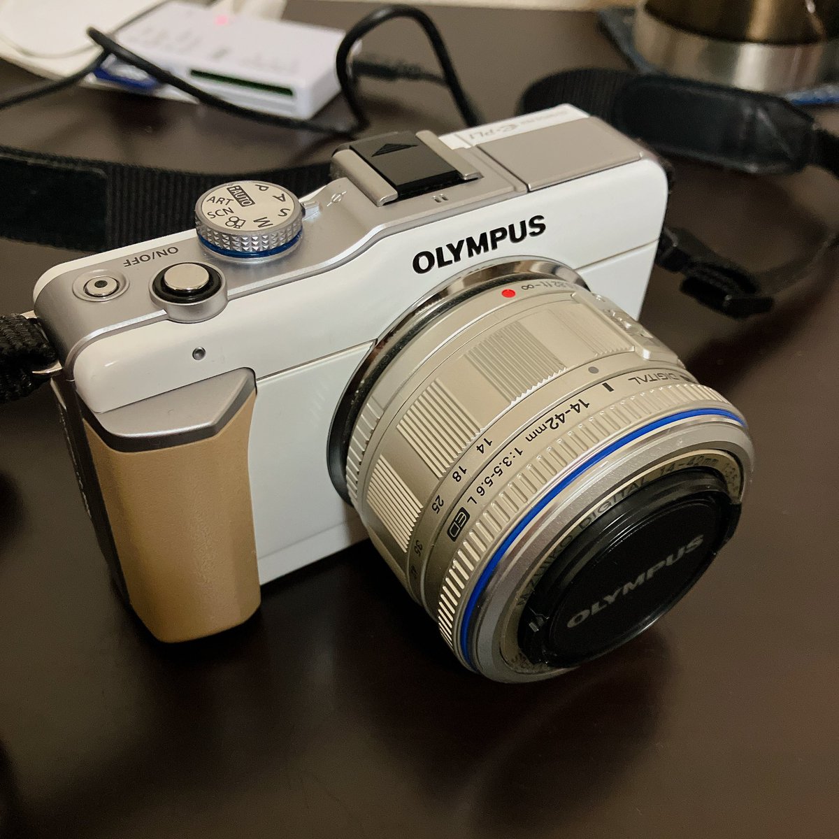 15、6年前に買ったミラーレス。今やスマホの方が画像綺麗な気がして 