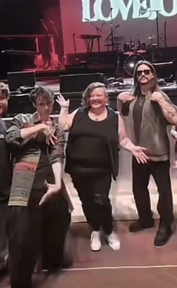 * ˚ ✦ zara ✧˖°࿐ tweet media