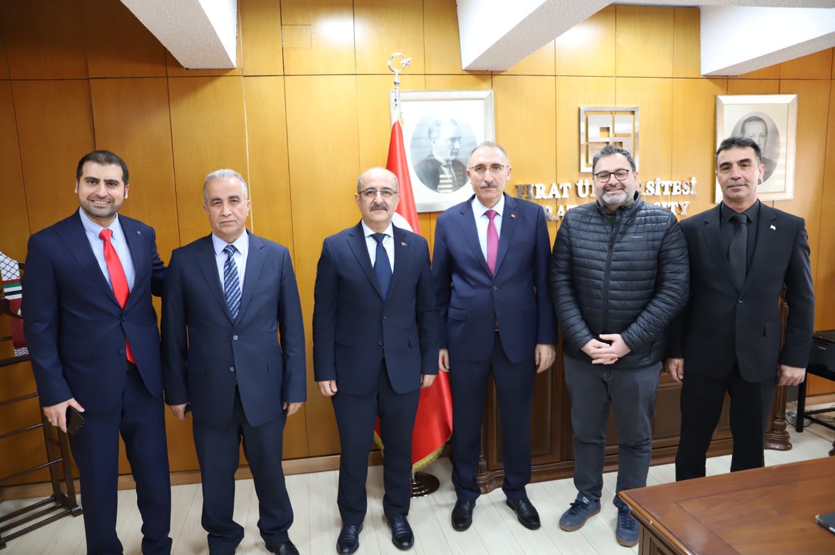 Türk Eğitim Sen Elazığ 2 Nolu Şube yönetim kurulu olarak rektörümüz Sayın Prof.Dr. Fahrettin GÖKTAŞ' ı makamında ziyaret ettik. Hüsnükabüllerinden dolayı kendilerine teşekkür ederim.