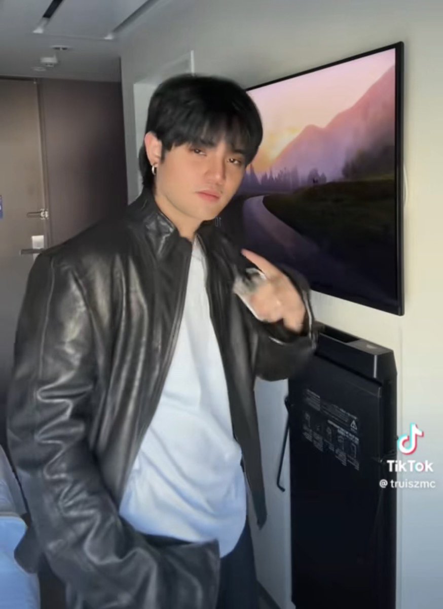 S A L B A H E 🍭 tweet media