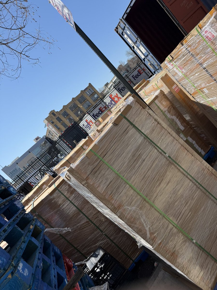 Bottleneck Gallery tweet media