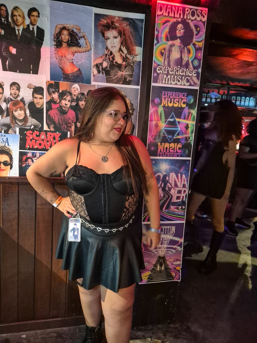 anne ⊙⊝⊜ VAI VER O SKZ tweet media