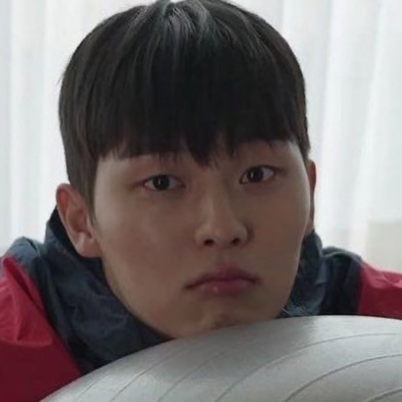 reso ⏾ tweet media