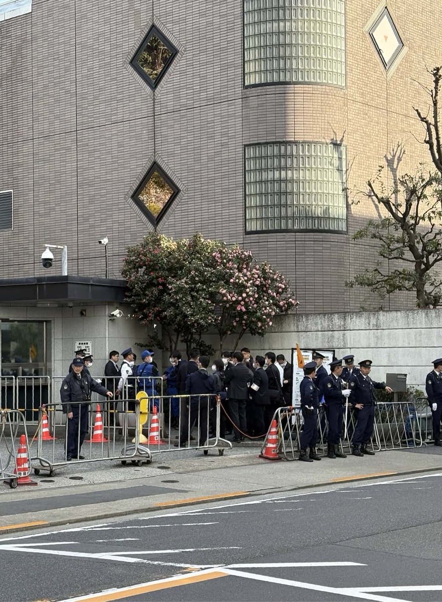 矢板明夫 tweet media